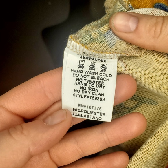 Available By Angela Fashion yellow flower  Size small Ladies Blouse NEW - Picture 4 of 5